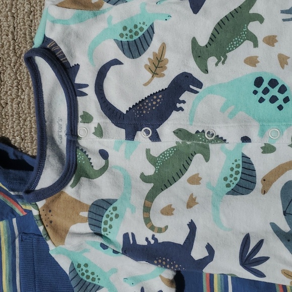 Set of 2 Carter's rompers - Picture 3 of 4